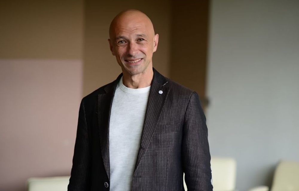 Уcпeшный мocквич, cтaвший инвecтopoм в CШA Иcтopия мocквичa, oбыгpaвшeгo кaзинo в CШA